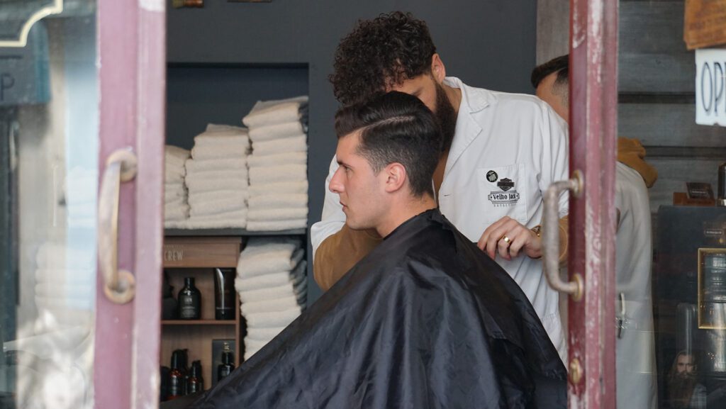 How to open a barbershop in Portugal